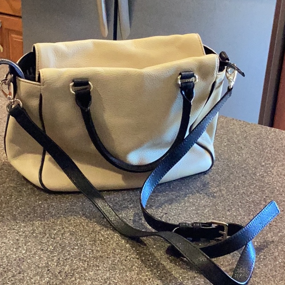 Kate Spade Black and Cream Shoulder Bag - Picture 3 of 10